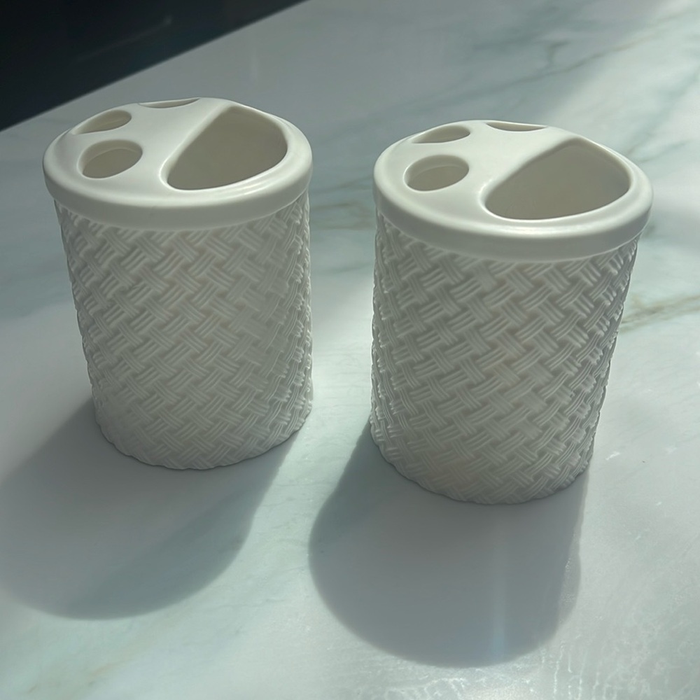 Pair of Pottery Barn ceramic toothbrush holders - Picture 2 of 8